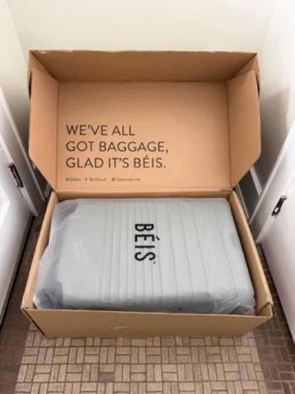 Beis Medium Checked-in Size Roller Luggage - *BRAND NEW*